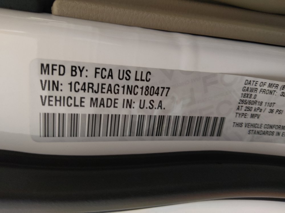 Used 2022 Jeep Grand Cherokee Laredo E RWD image 33