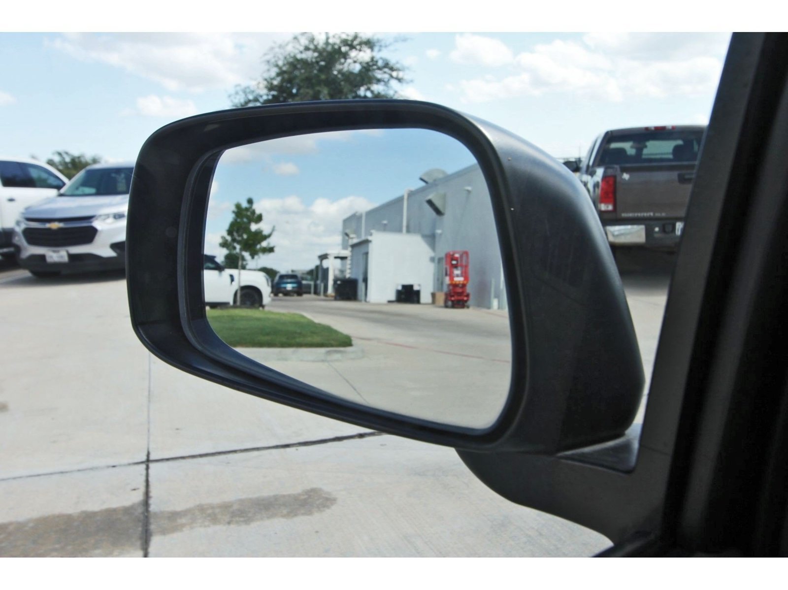 Used 2016 Nissan Frontier SV RWD image 11