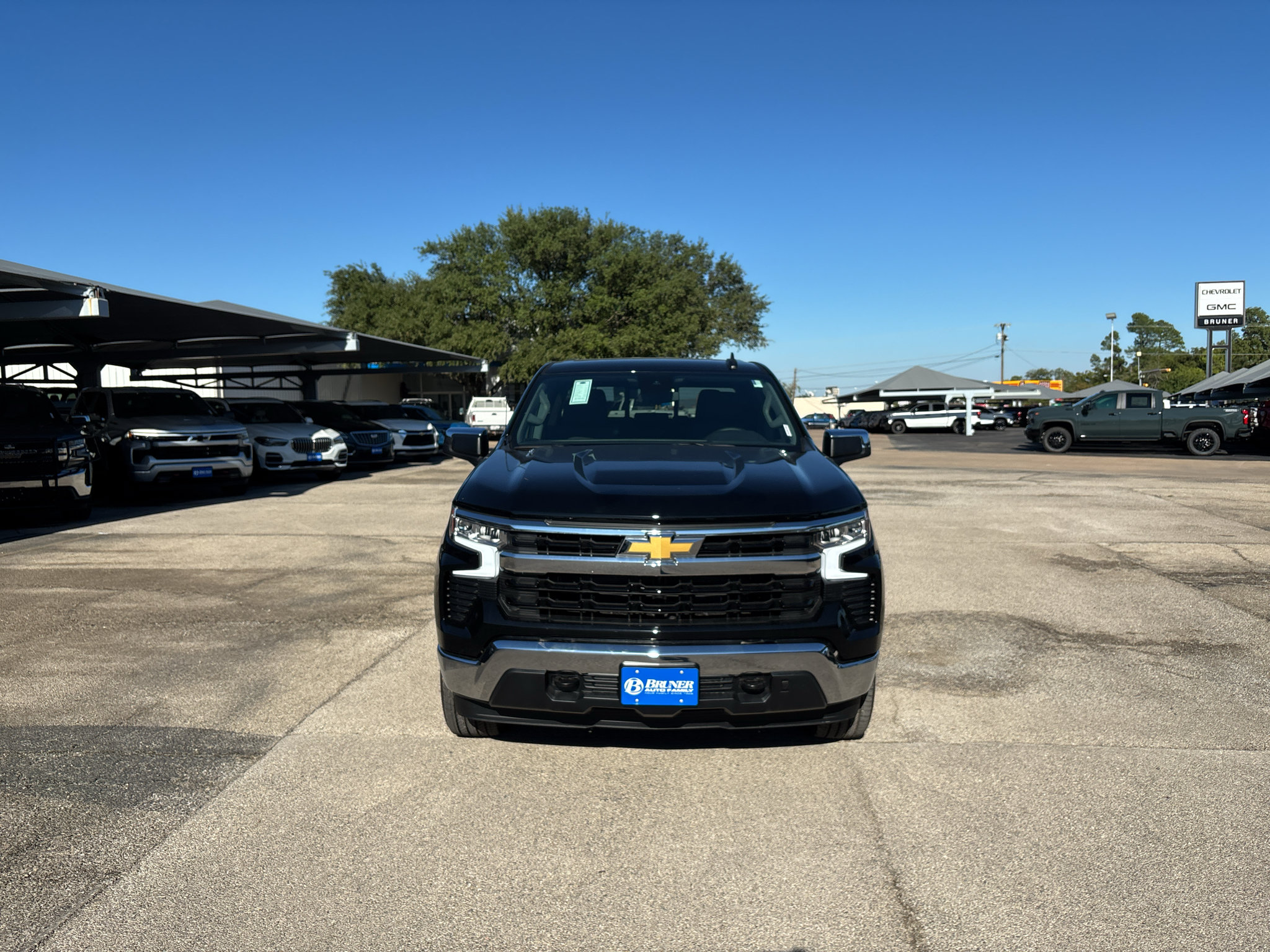 New 2026 Chevrolet Silverado 1500 LT w/ Leather Package AWD/4WD image 2