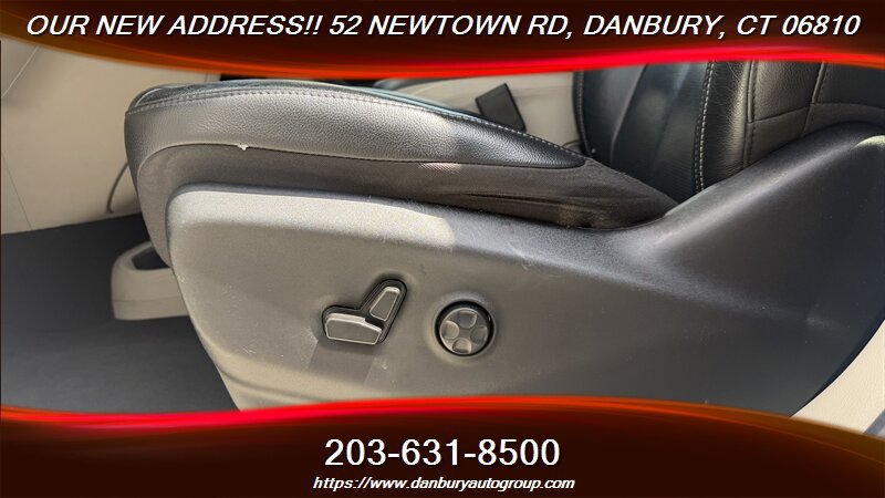 Used 2022 Chrysler Pacifica Touring-L FWD image 13