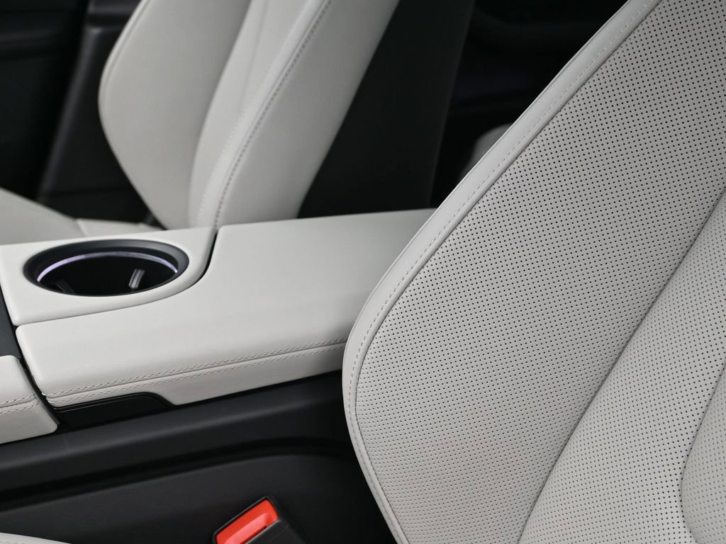 Used 2024 Porsche Taycan GTS image 21