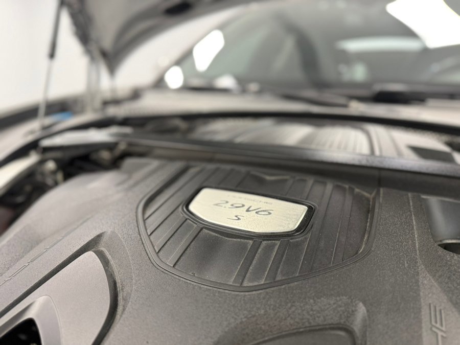 Used 2018 Porsche Panamera 4S AWD/4WD image 30