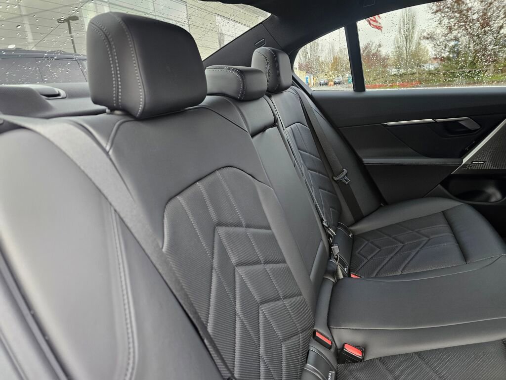Used 2026 BMW 530i xDrive w/ Premium Package image 16