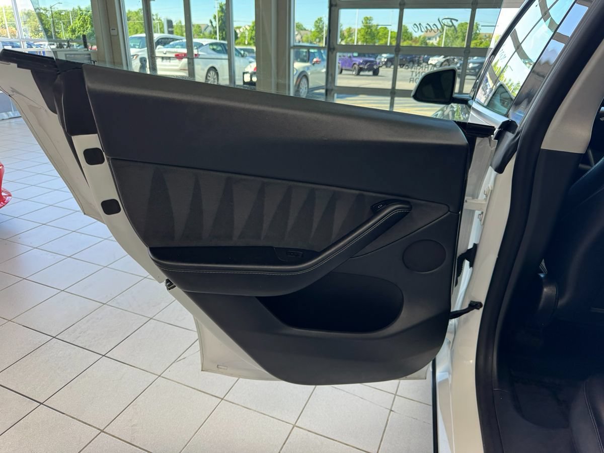 Used 2021 Tesla Model Y Long Range AWD/4WD image 73