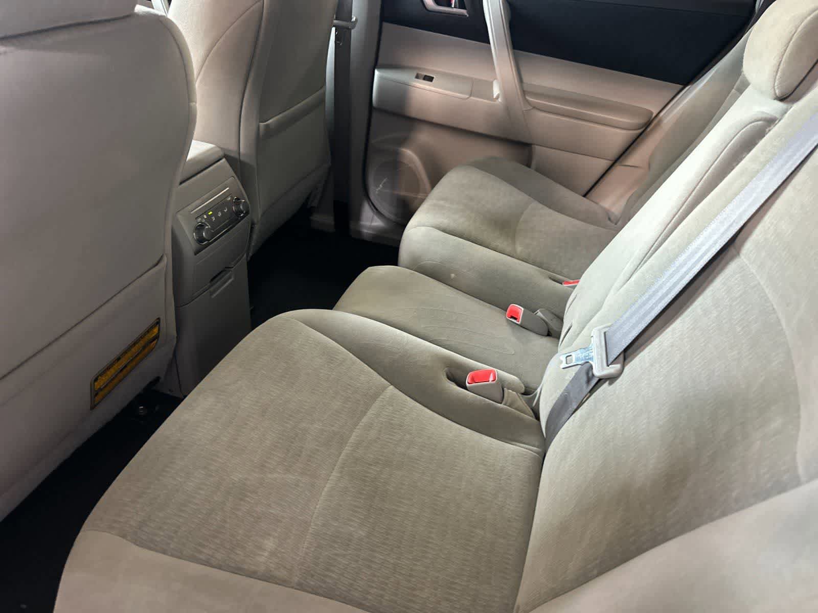 Used 2013 Toyota Highlander Plus FWD image 5