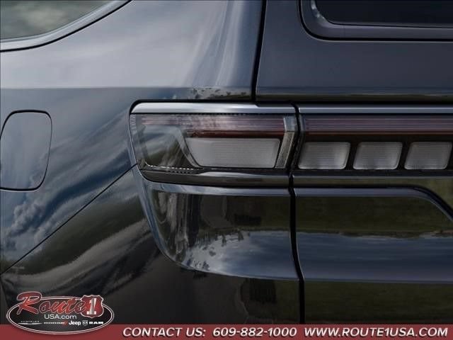 New 2026 Jeep Grand Wagoneer L Summit w/ Premium Group III AWD/4WD image 10