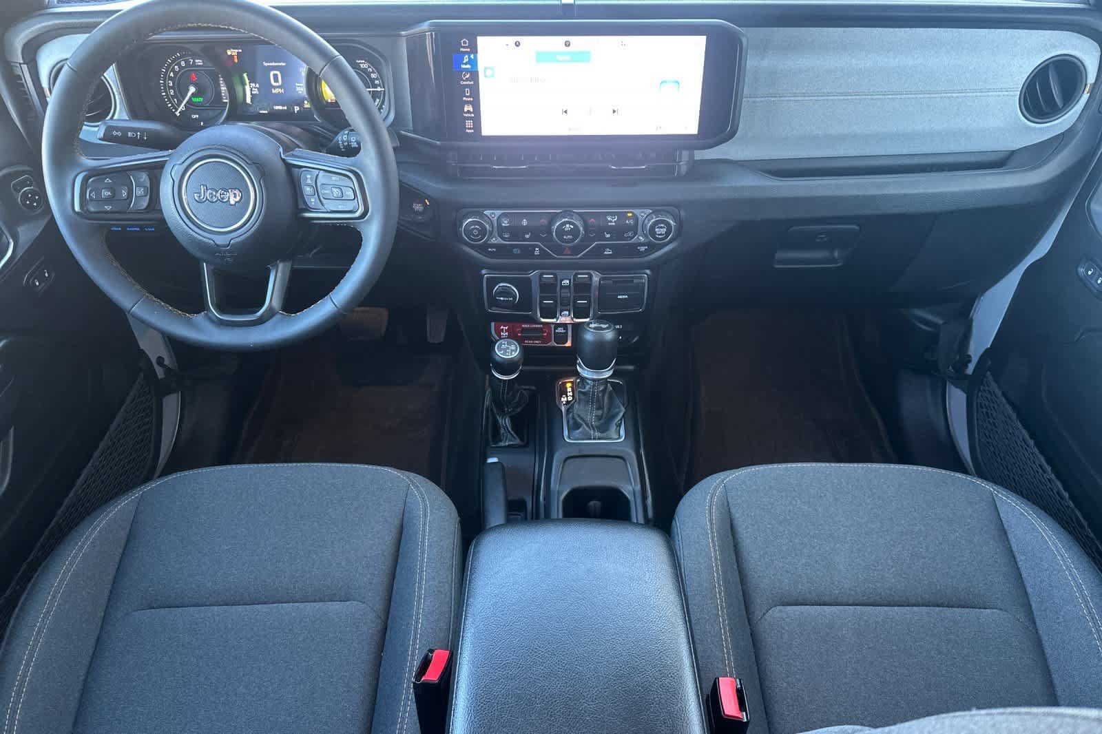 Used 2024 Jeep Wrangler Unlimited AWD/4WD image 3
