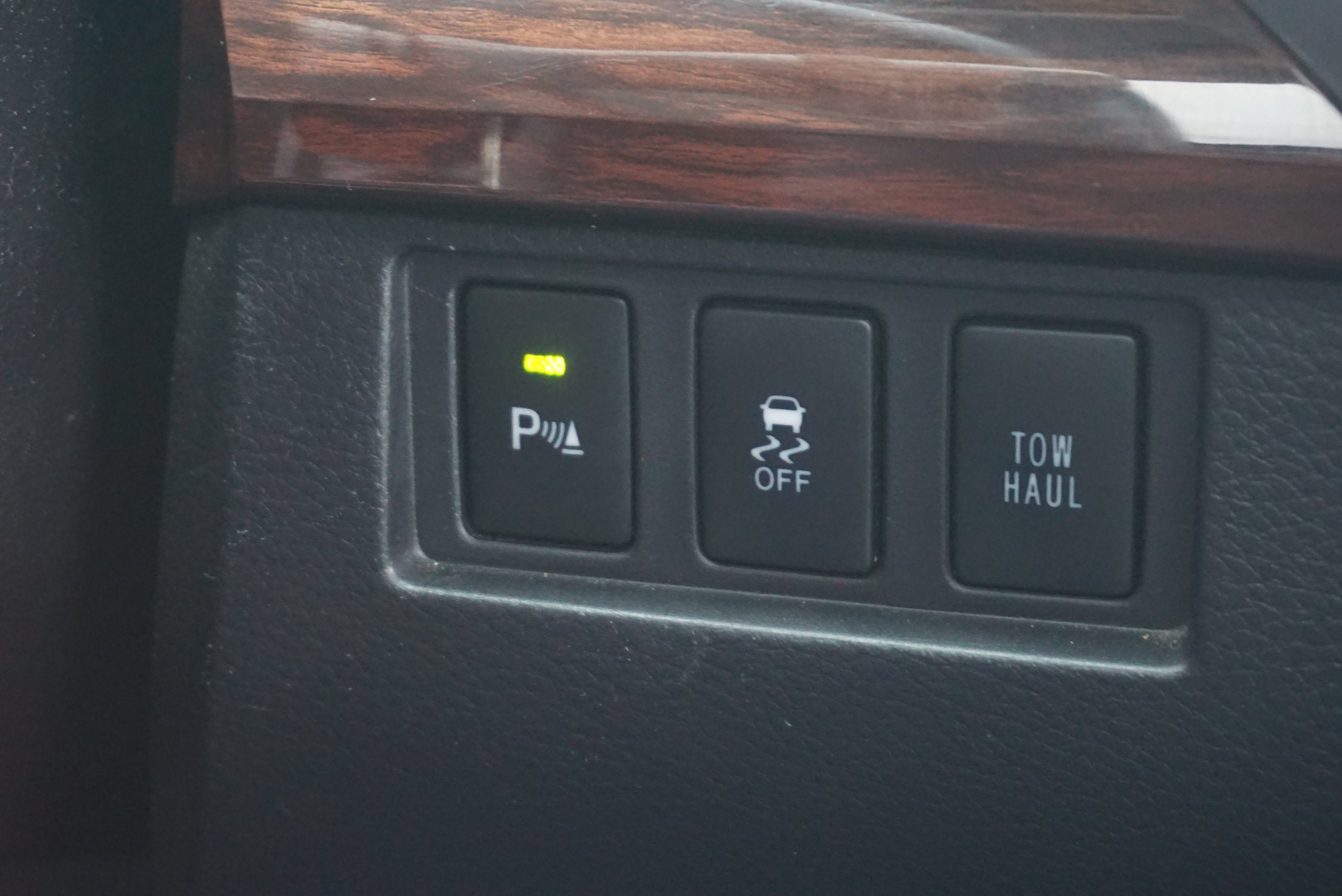 Used 2015 Toyota Tundra Limited w/ Limited Premium Package AWD/4WD image 13
