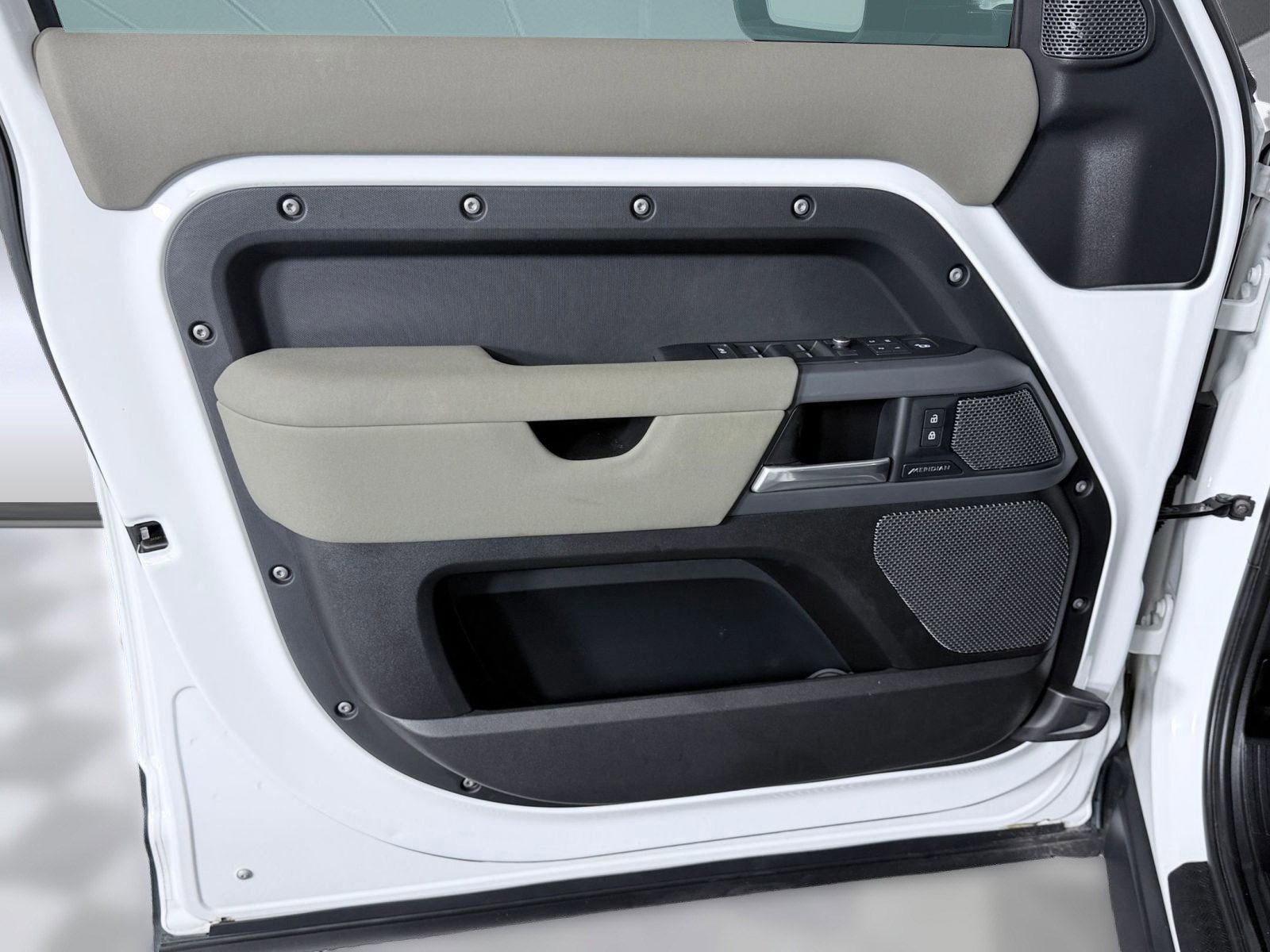 Certified 2021 Land Rover Defender 110 X-Dynamic SE image 21