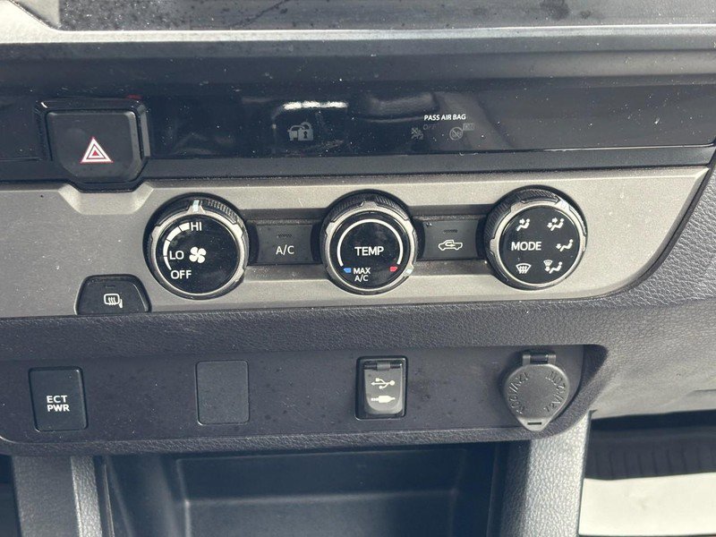 Used 2018 Toyota Tacoma SR image 25