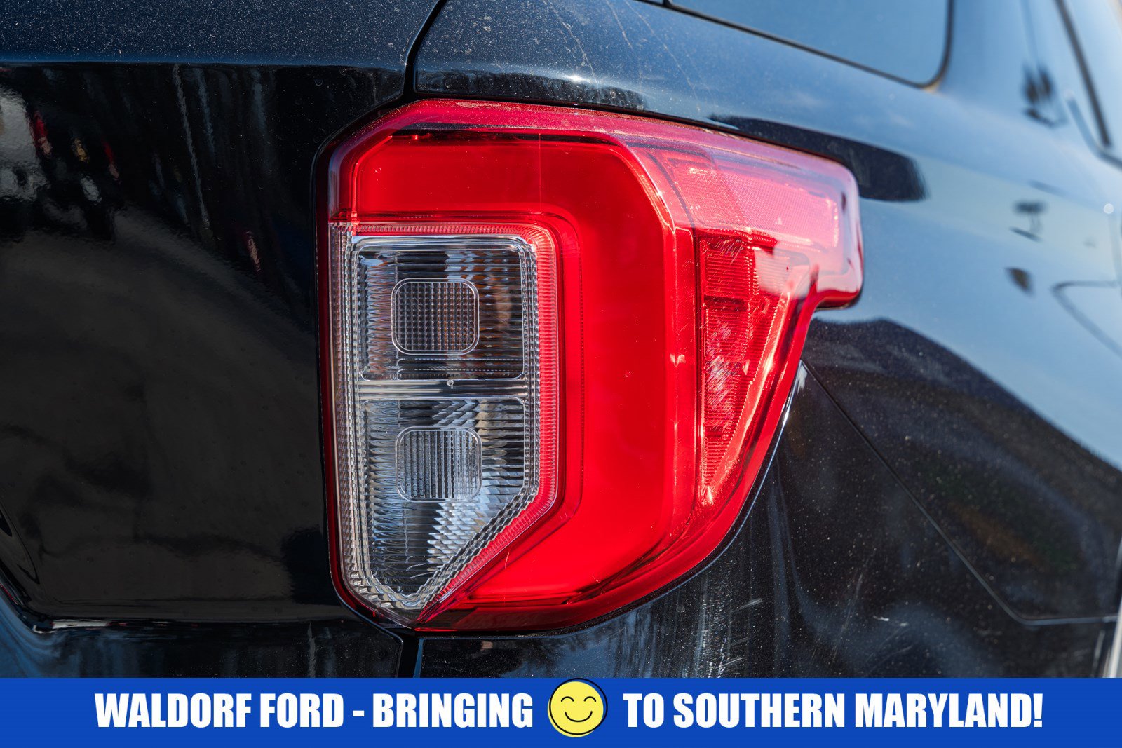 Used 2022 Ford Explorer XLT w/ Equipment Group 202A image 6