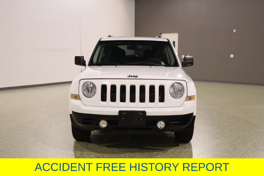 Used 2016 Jeep Patriot High Altitude FWD image 3