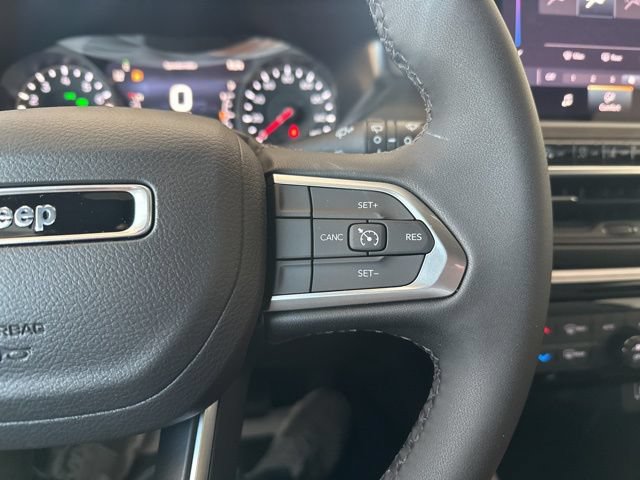 New 2026 Jeep Compass Latitude w/ Sun and Sound Group AWD/4WD image 27