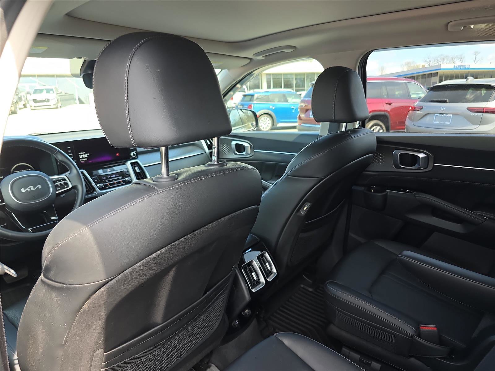 Used 2023 Kia Sorento SX FWD image 15