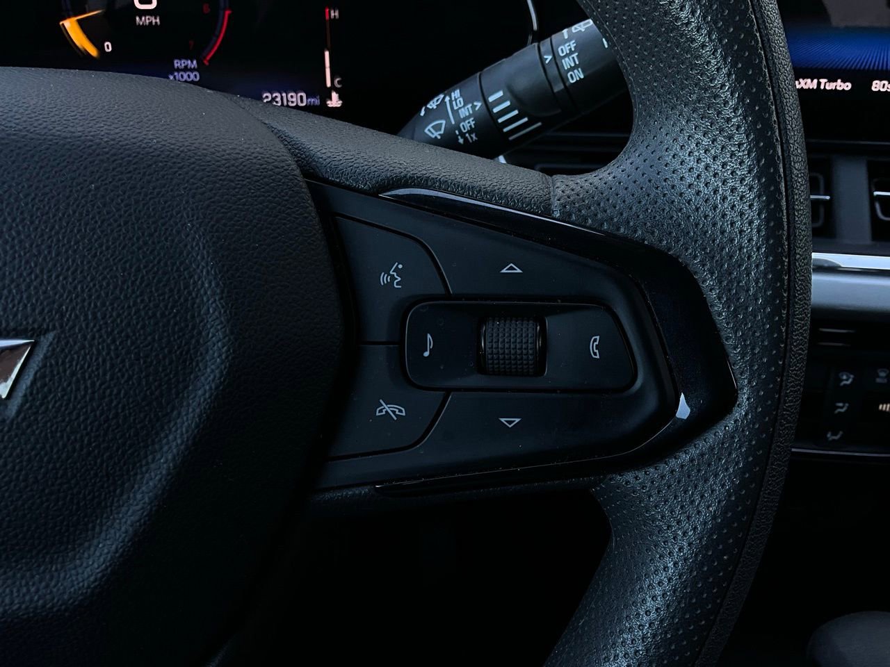 Used 2025 Chevrolet Trax LT image 33