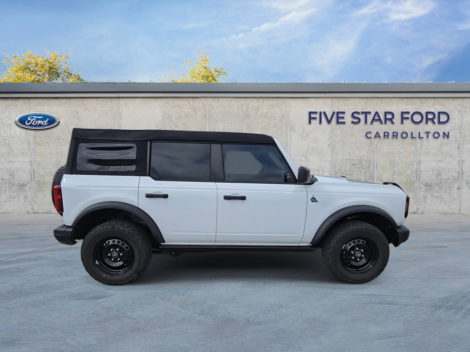 Used 2023 Ford Bronco Black Diamond image 9