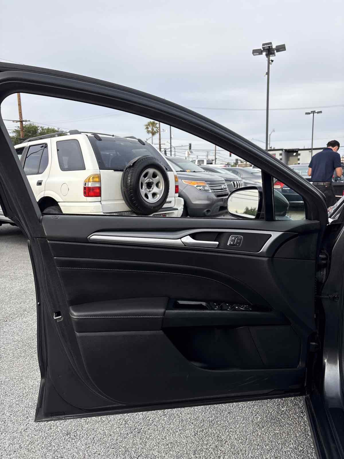 Used 2015 Ford Fusion Titanium FWD image 6