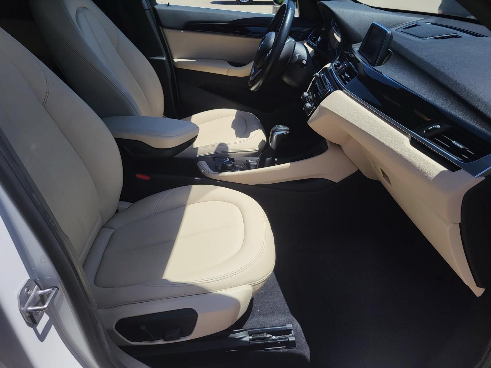 Used 2018 BMW X1 xDrive28i AWD/4WD image 12