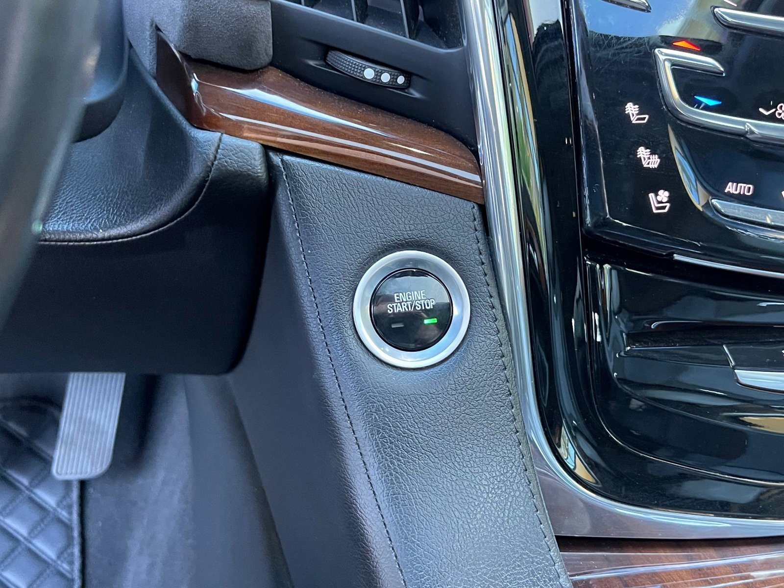 Used 2017 Cadillac Escalade Premium Luxury image 48