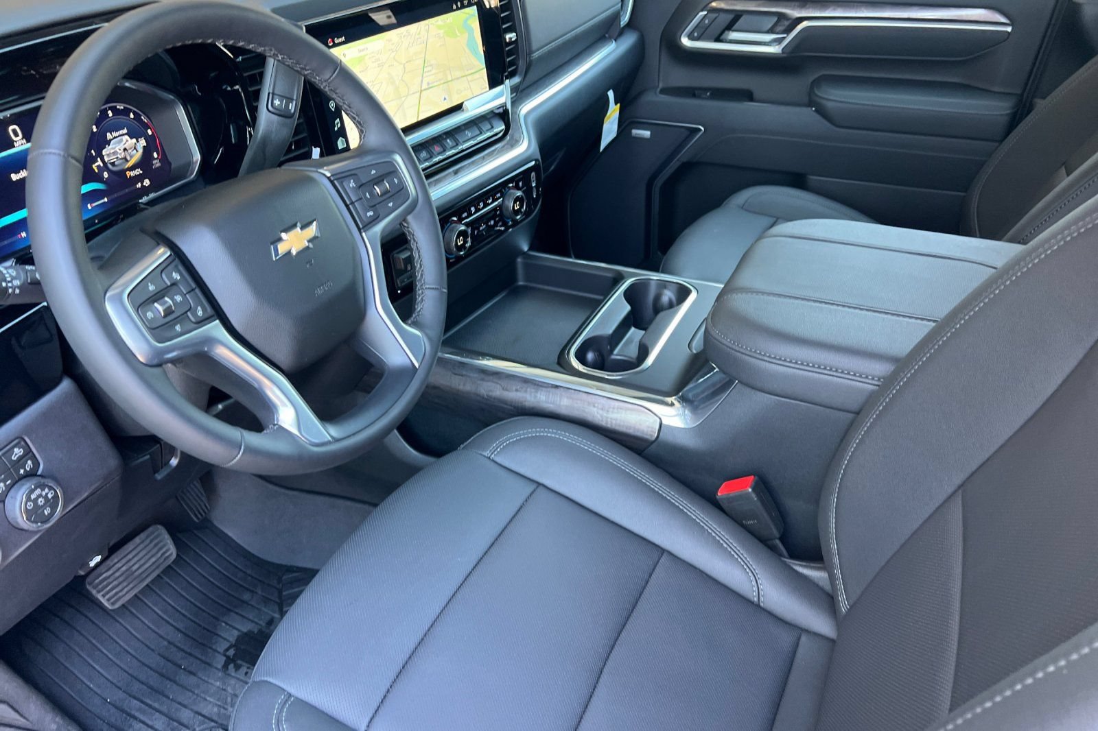 New 2026 Chevrolet Silverado 2500 LTZ w/ LTZ Premium Package AWD/4WD image 7
