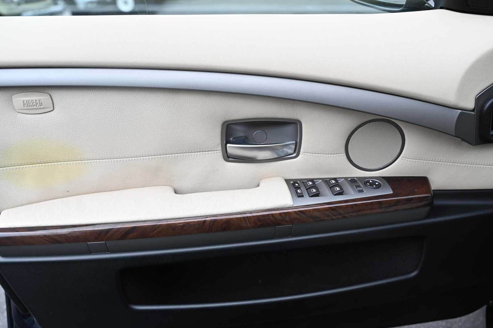 Used 2007 BMW 750i RWD image 16