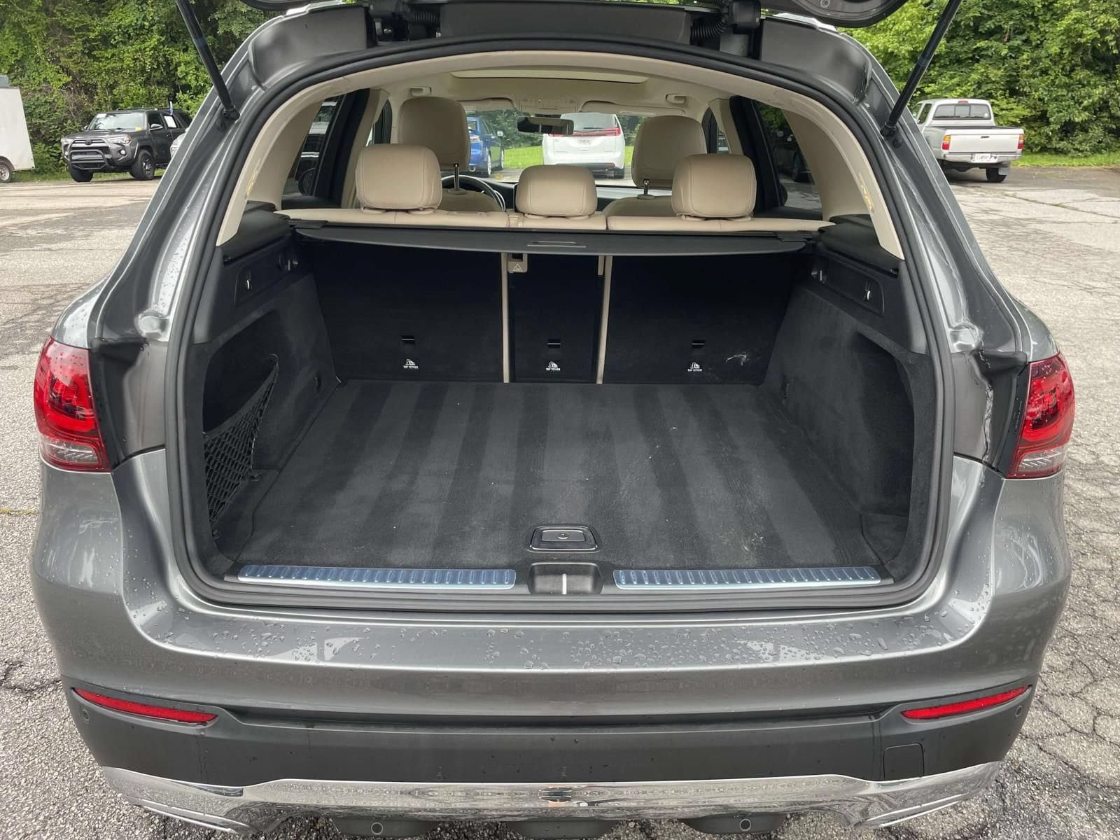 Used 2021 Mercedes-Benz GLC 300 image 4