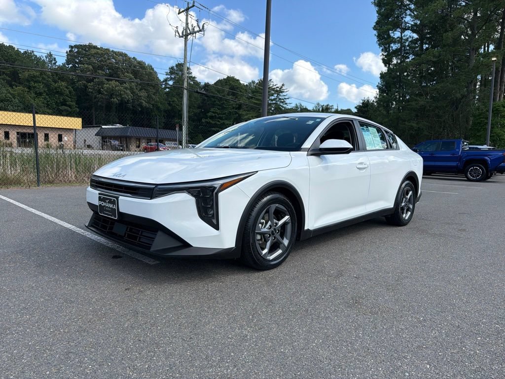 Used 2025 Kia K4 FWD image 2