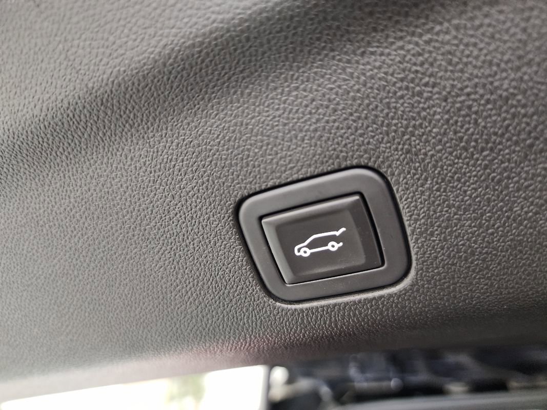 Used 2023 Chevrolet Suburban High Country image 44