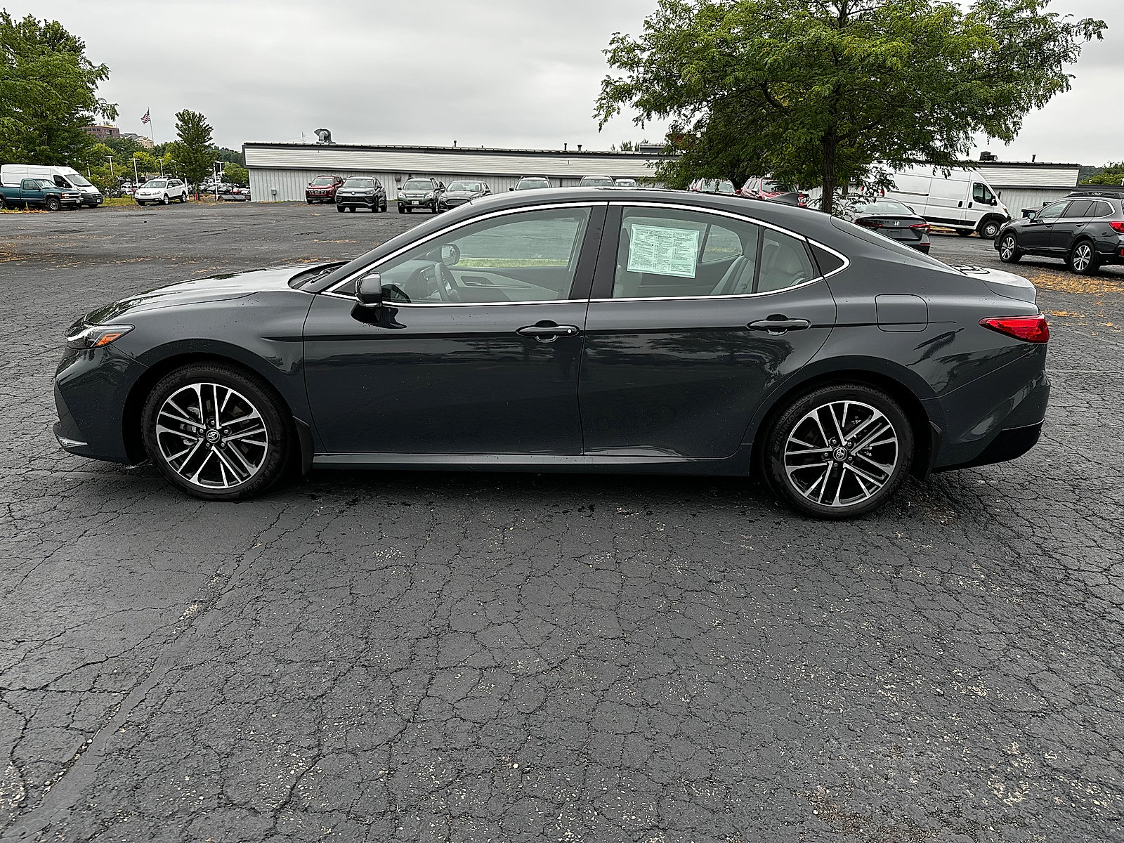 Used 2026 Toyota Camry XLE FWD image 6