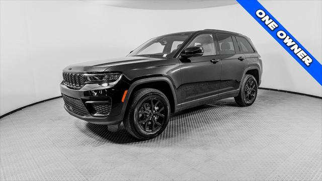 Used 2024 Jeep Grand Cherokee Altitude RWD image 2