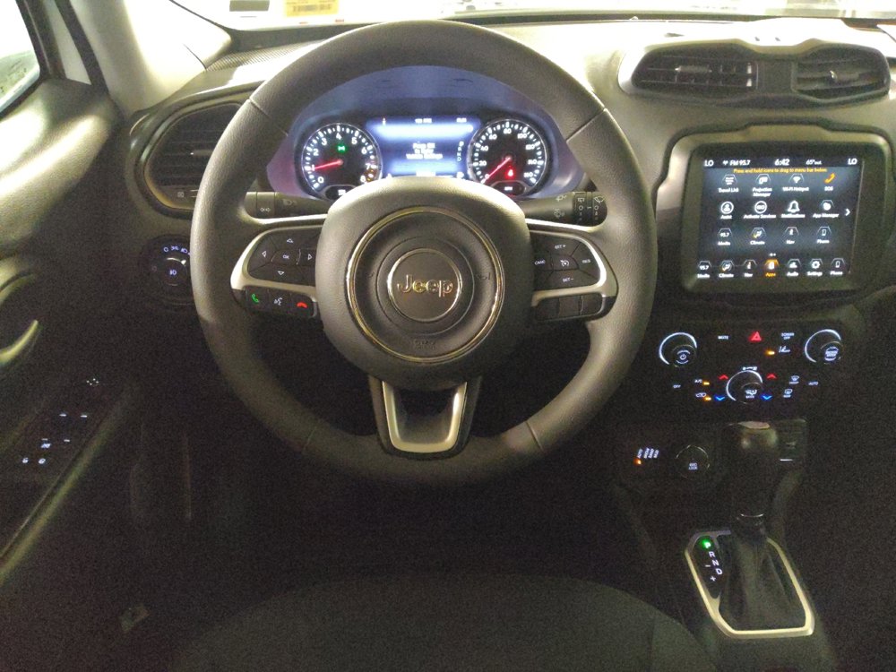 Used 2023 Jeep Renegade Latitude image 22