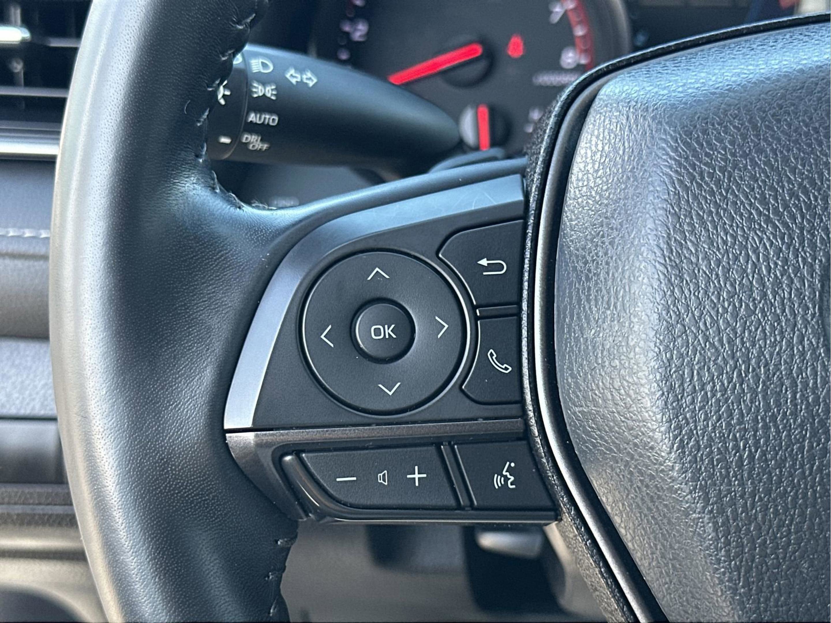 Used 2022 Toyota Camry XSE image 14