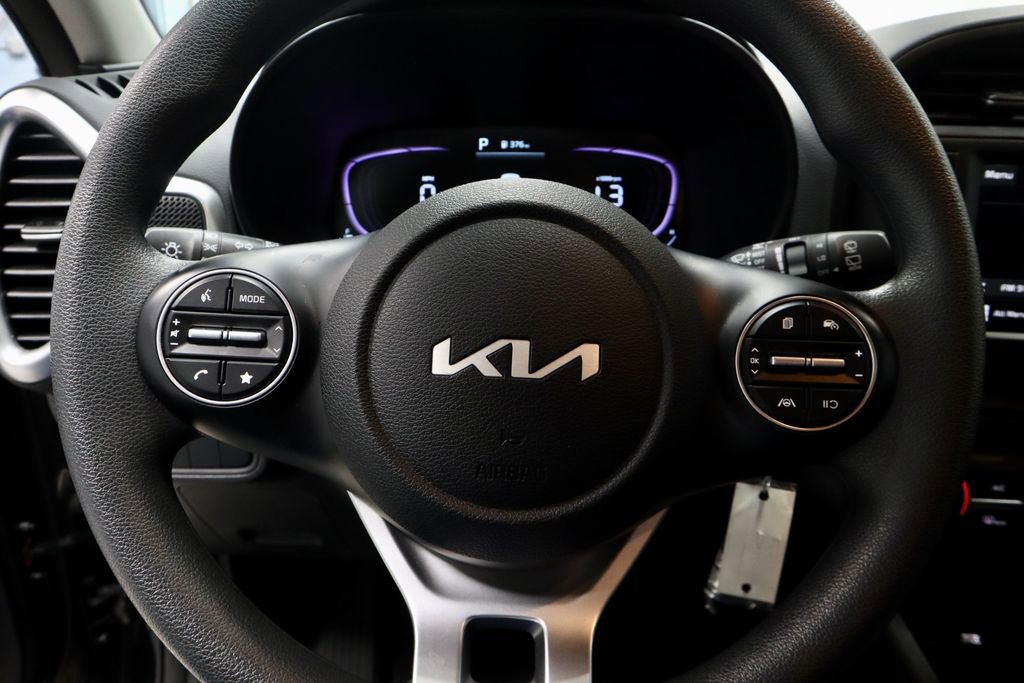 Used 2025 Kia Soul LX image 28