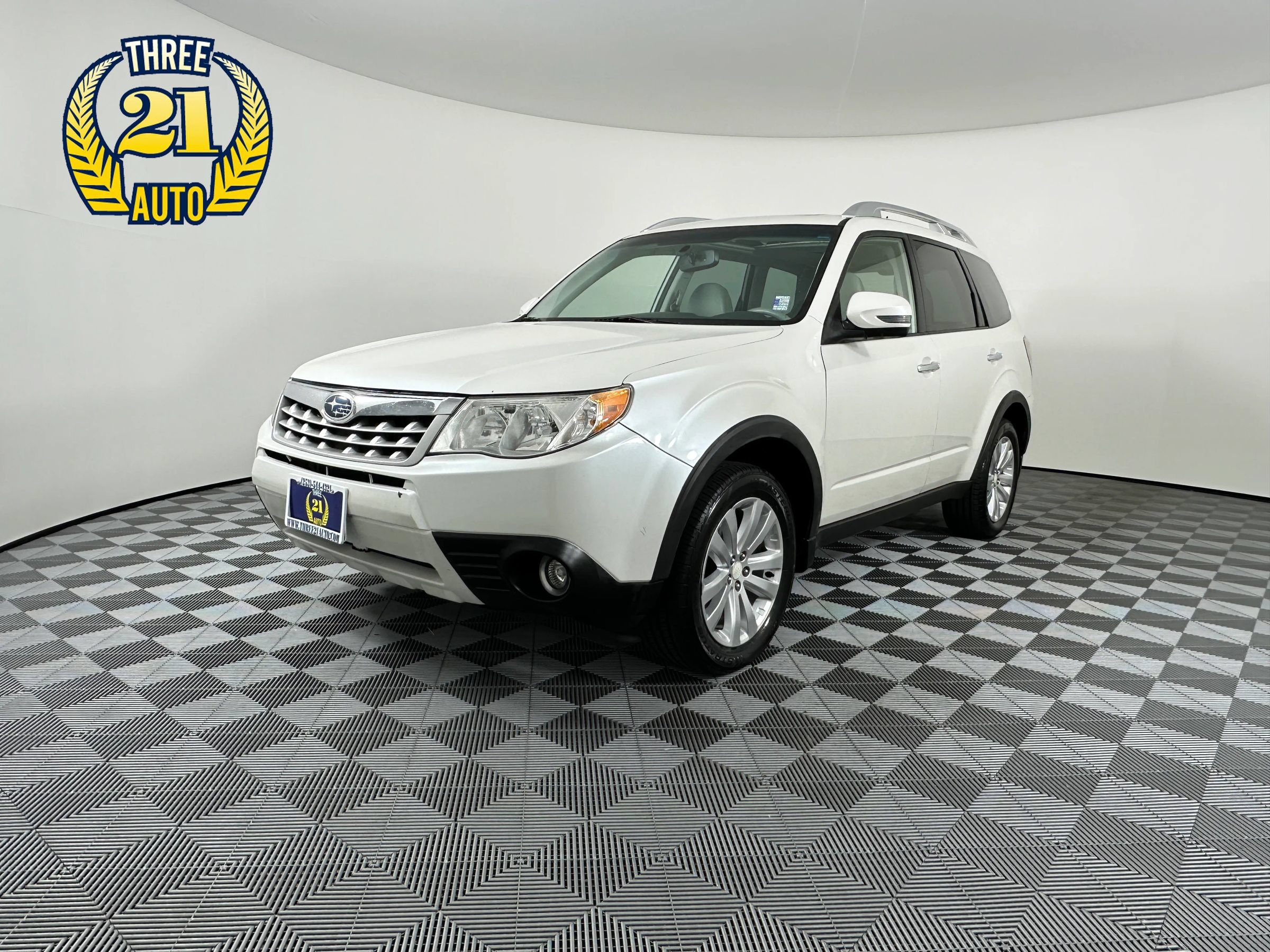 Used 2011 Subaru Forester 2.5X Touring AWD/4WD image 1