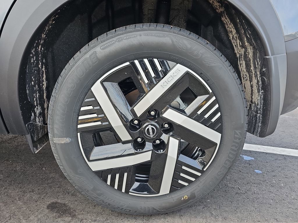 New 2026 Nissan Kicks SV w/ SV Premium Package FWD image 34