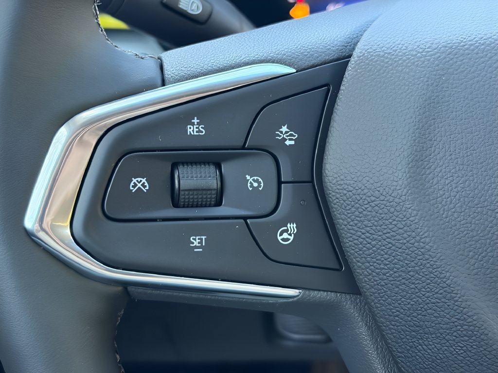 New 2026 Chevrolet Trax LT w/ Midnight Edition FWD image 18