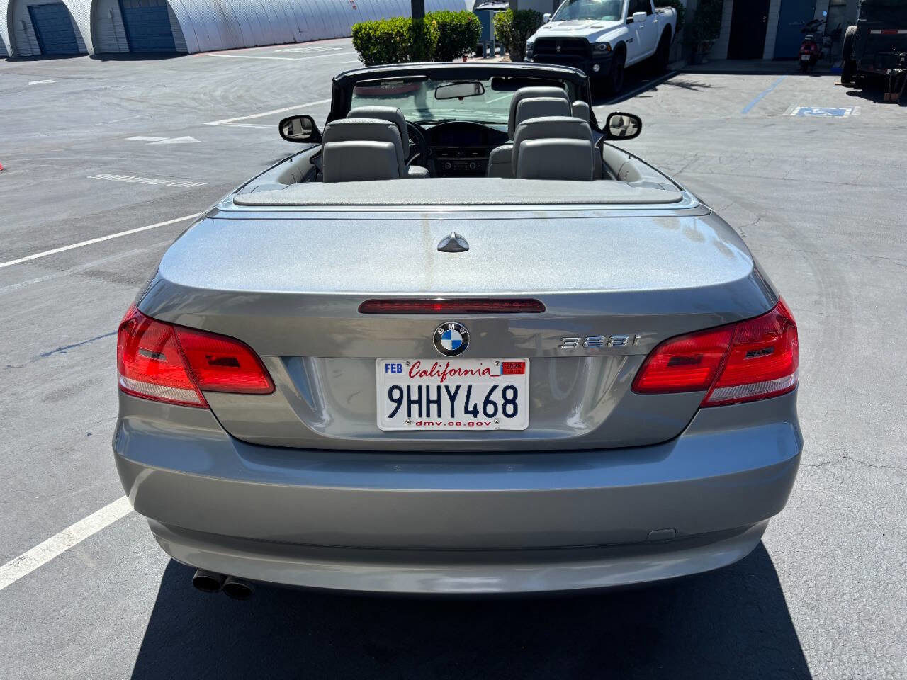 Used 2010 BMW 328i Convertible image 3