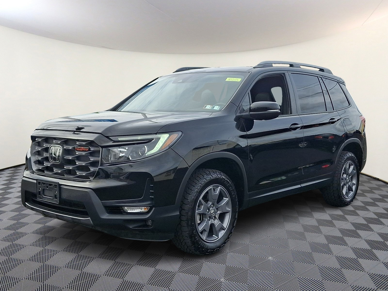 Used 2025 Honda Passport TrailSport image 3