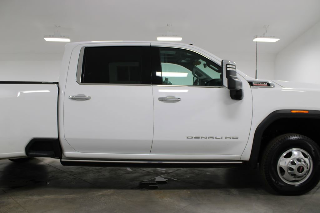 Used 2023 GMC Sierra 3500 Denali w/ Denali Ultimate Package image 11