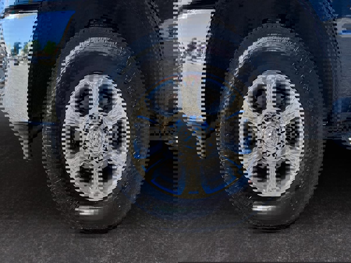 Used 2024 RAM 2500 Big Horn w/ Bed Utility Group image 9