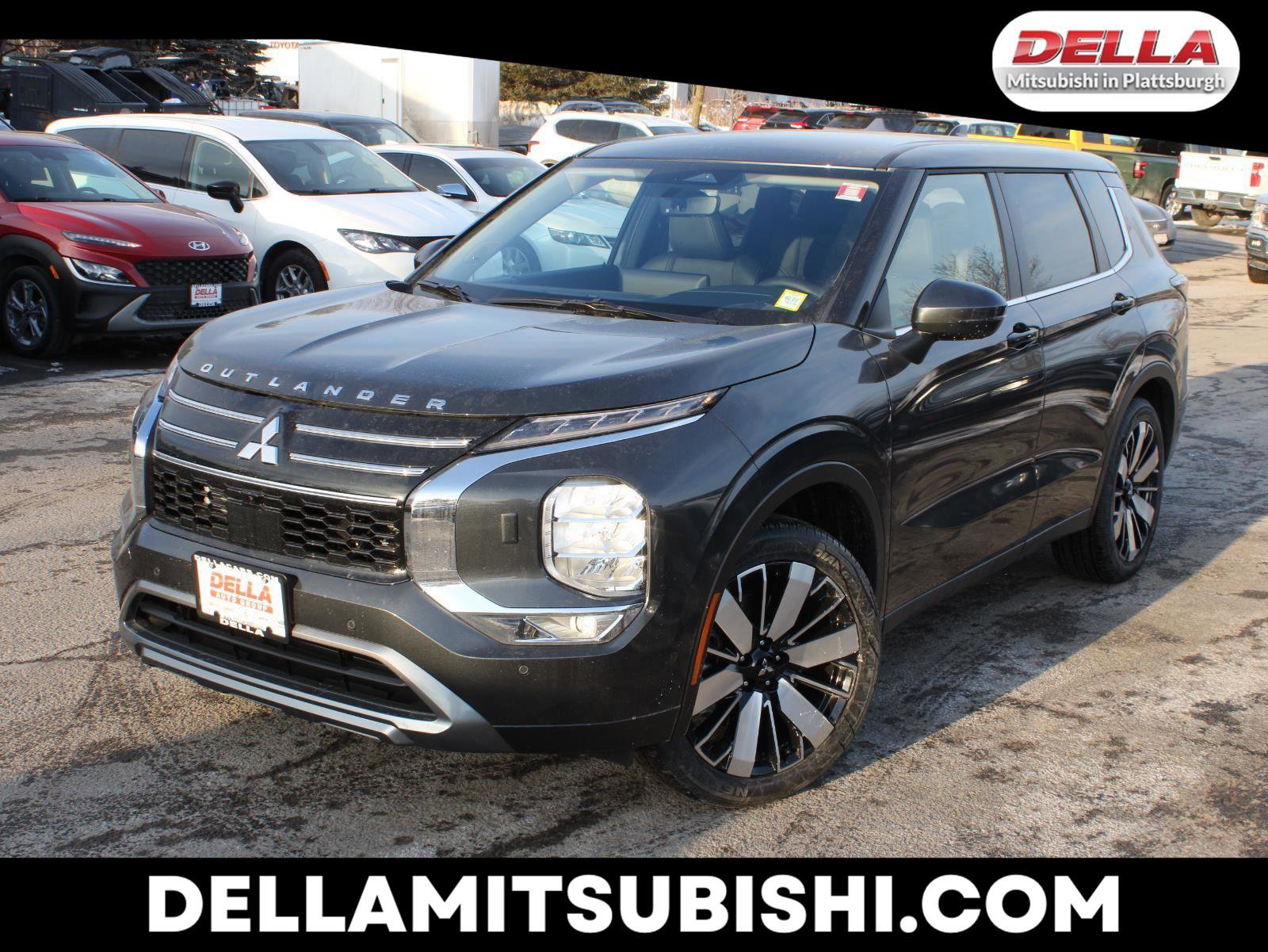 New 2026 Mitsubishi Outlander SE image 1