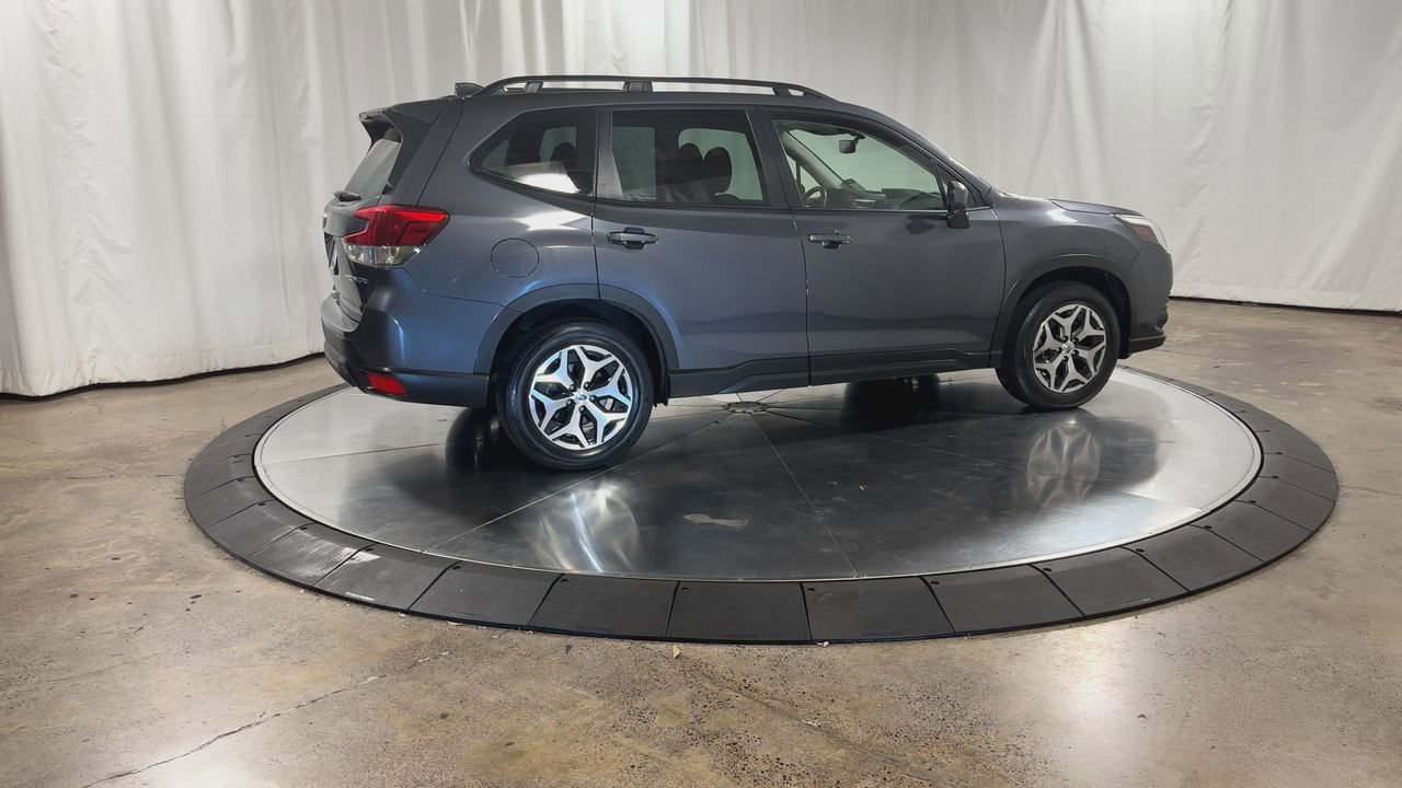 Used 2023 Subaru Forester Premium image 2