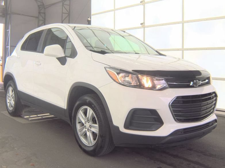 Used 2019 Chevrolet Trax LS w/ Tint and Cruise Package AWD/4WD image 17