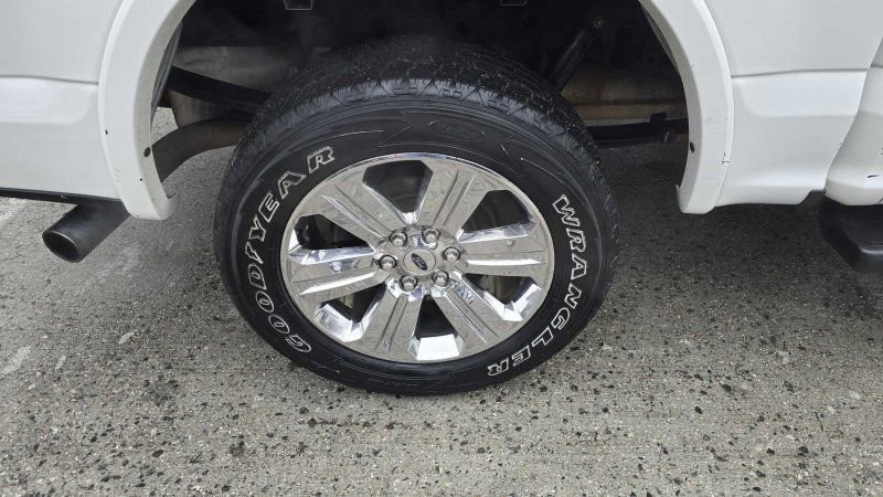 Used 2020 Ford F150 Lariat w/ Equipment Group 502A Luxury image 12