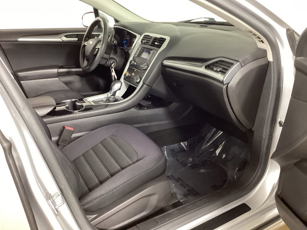 Used 2014 Ford Fusion SE FWD image 36