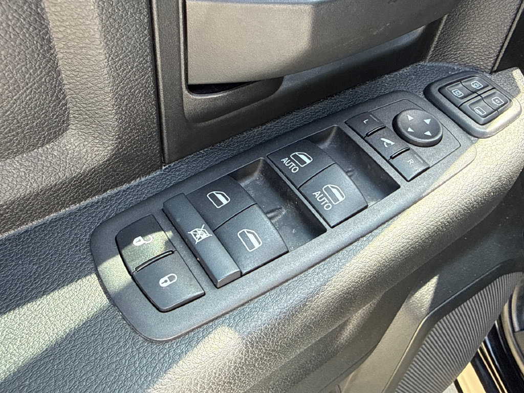 Used 2024 RAM 3500 Tradesman w/ Chrome Appearance Group AWD/4WD image 20