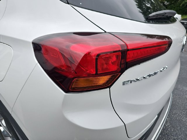 Used 2023 Buick Encore GX Essence w/ Experience Buick Package FWD image 38