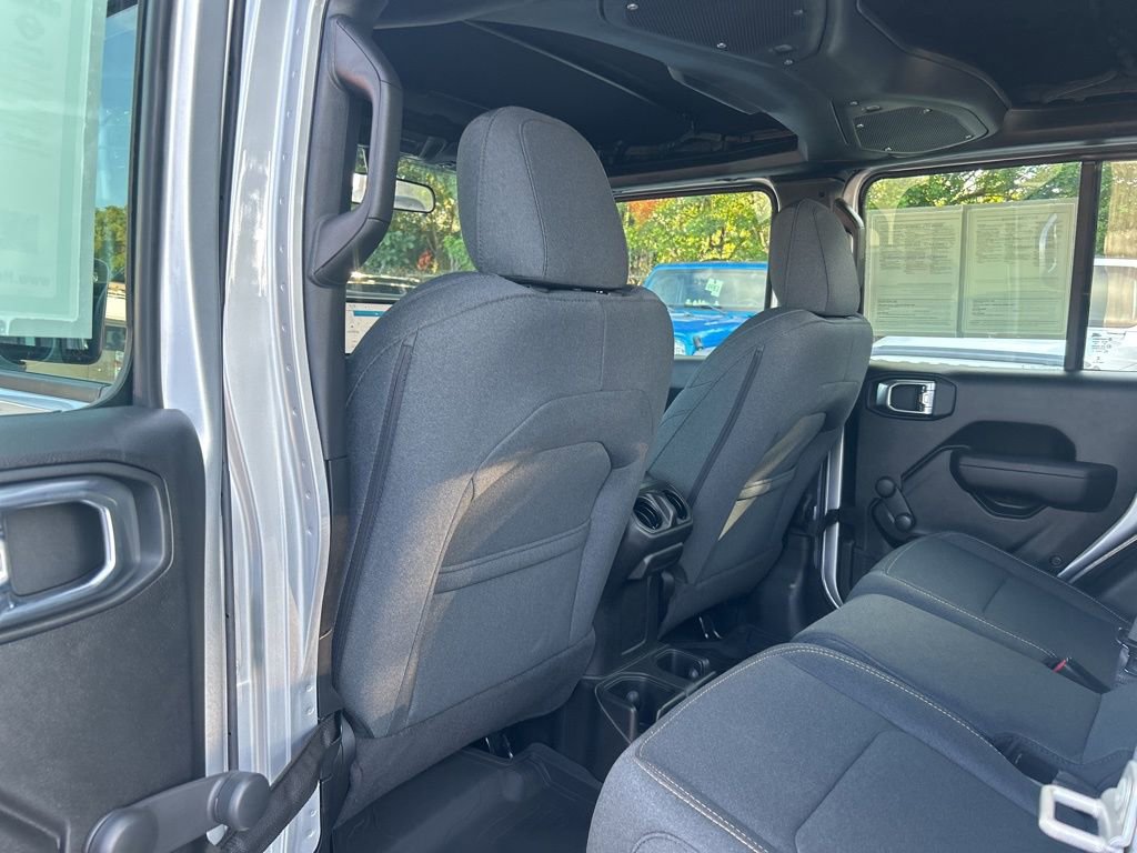 Certified 2024 Jeep Gladiator Sport image 31