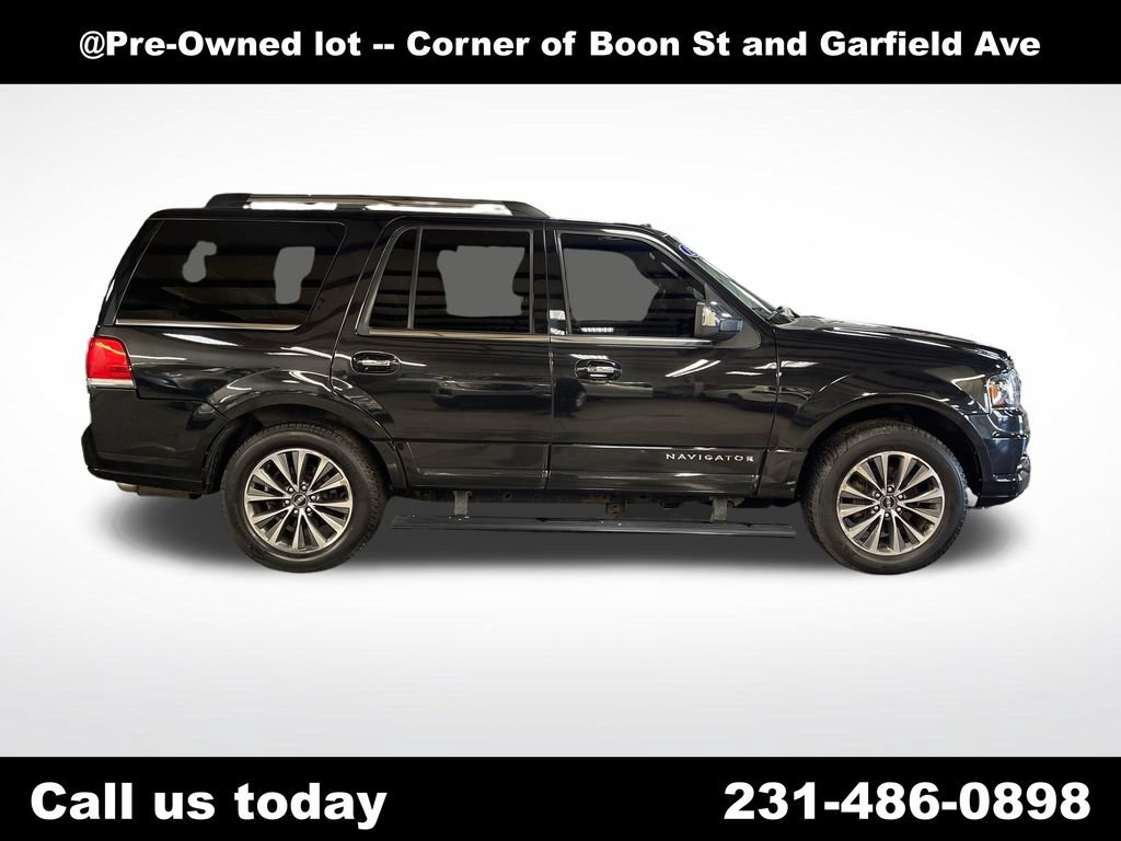 Used 2015 Lincoln Navigator 4WD image 6