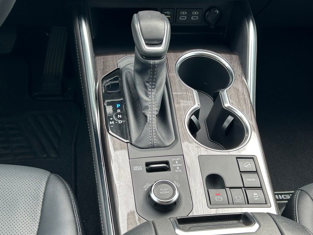 Used 2026 Toyota Highlander Limited image 23